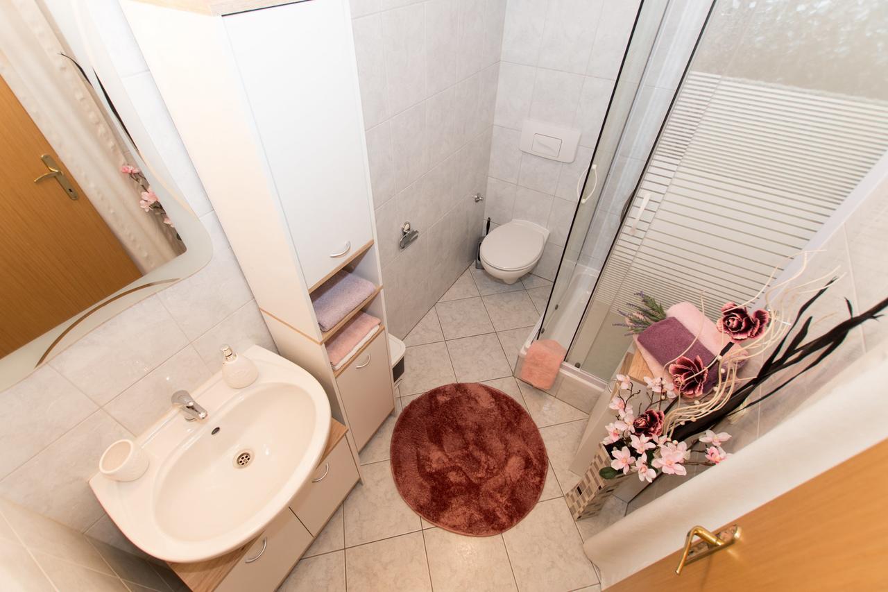 Seaview Apartment Slavica Брела Екстериор снимка